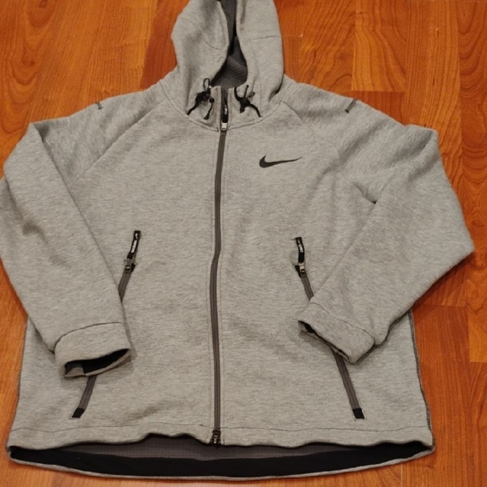 Nike Men's Performance Gray Jacket
